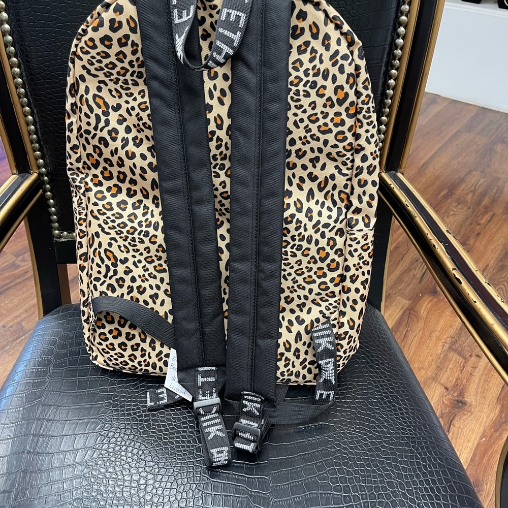 Leopard print backpack - Picture 5 of 7